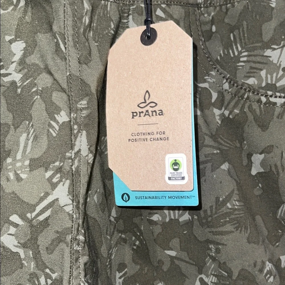 PrAna NWT Halle E-Waist Short II 2.5